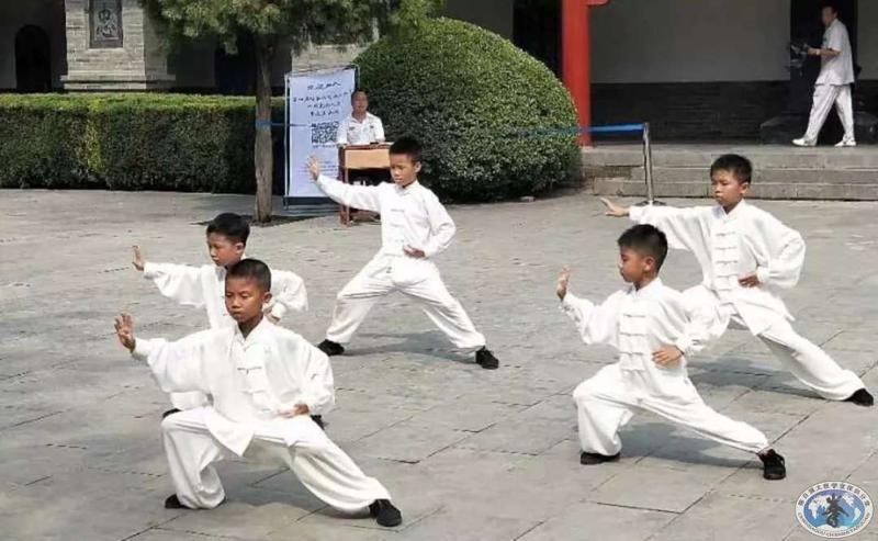 女儿,给你最好的保护就是让你练就一身功夫 - 深圳拳